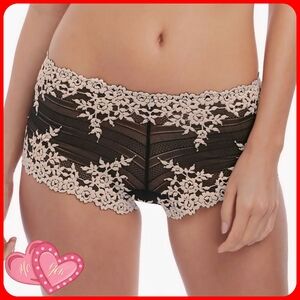 Wacoal Embrace Lace Embroidered Boyshort Underwear - Black & Ivory - Size S